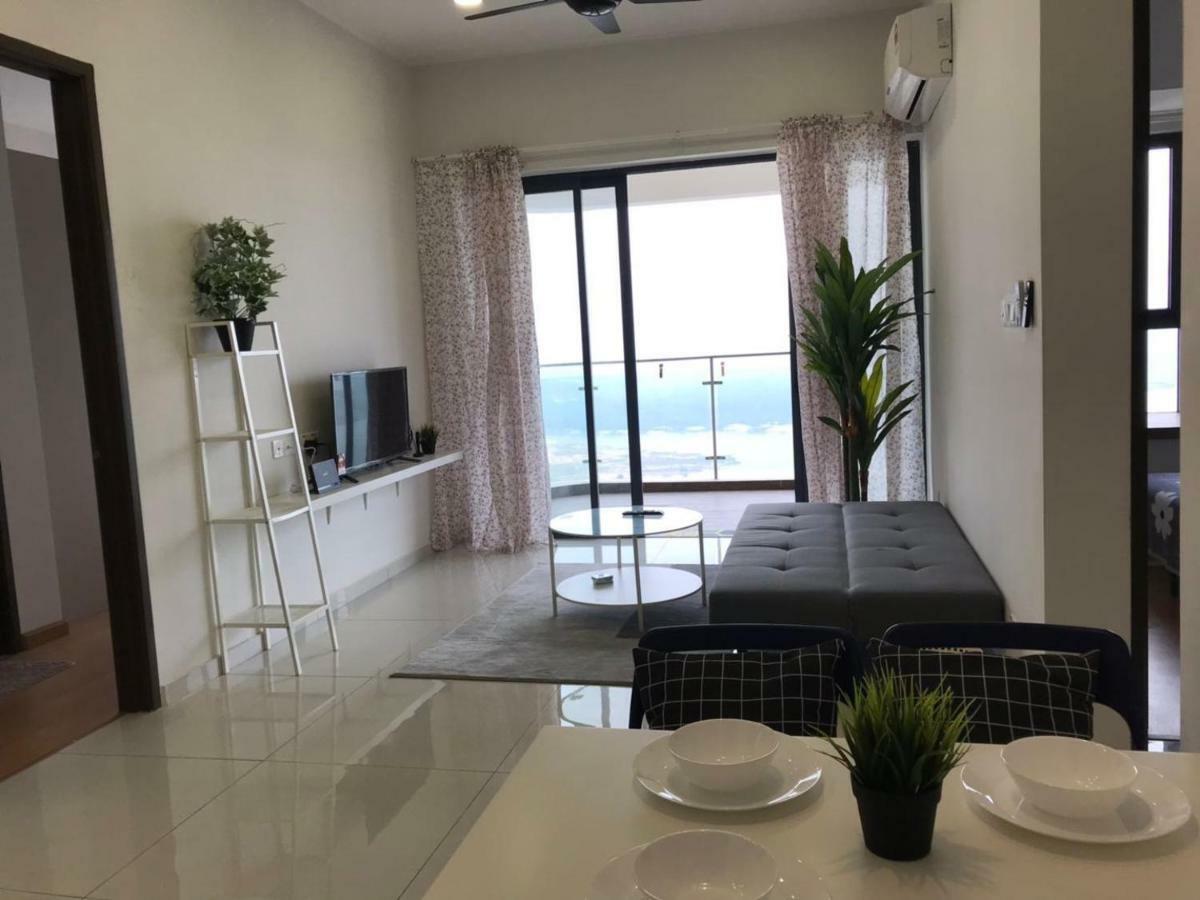 Apartment Amazing Infinity Sea View Johor Bahru